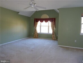 922 Glackens Ln in Wilmington, DE - Building Photo - Building Photo