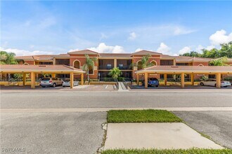 13671 Julias Way in Ft. Myers, FL - Building Photo - Building Photo