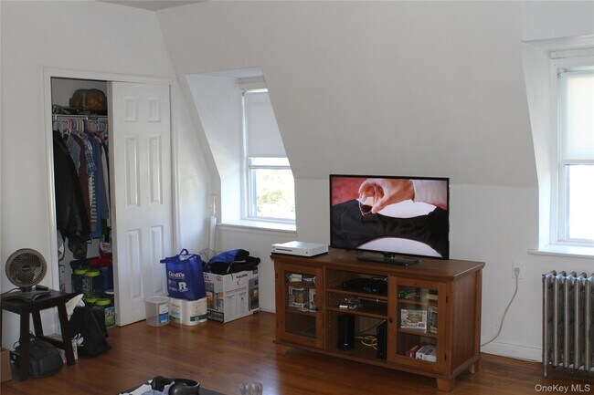 19 Elizabeth St in Port Jervis, NY - Building Photo - Building Photo