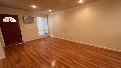 10635 Sherman Grove Ave in Los Angeles, CA - Building Photo - Building Photo