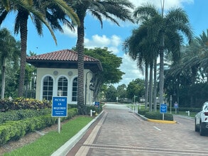 6508 Via Regina in Boca Raton, FL - Building Photo - Building Photo