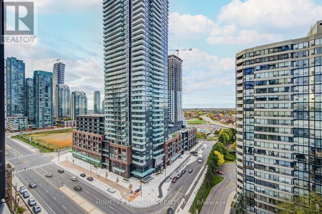 395 Square One Dr in Mississauga, ON - Building Photo - Building Photo