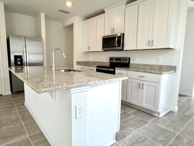 3685 Portsmouth Ln in Haines City, FL - Building Photo - Building Photo