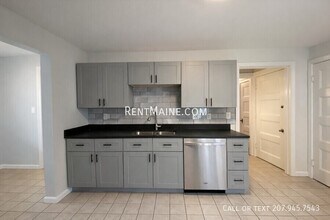 189 Forest Ave in Bangor, ME - Building Photo - Building Photo