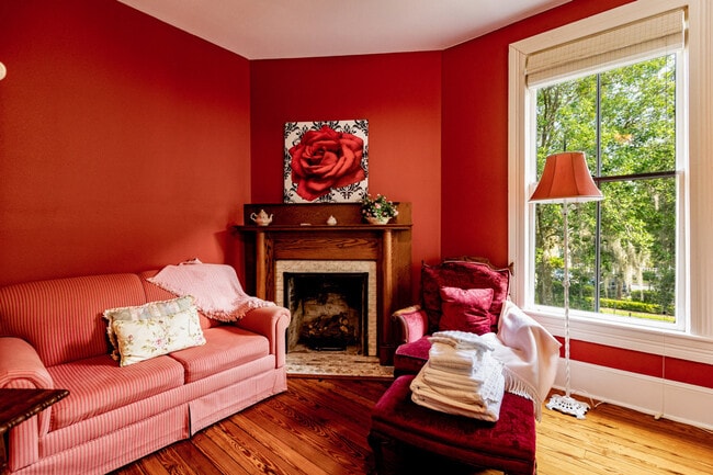 property at 205 SE 7th St