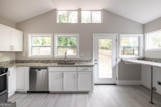 property at 884 Rose Cir SW