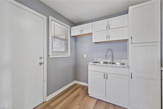 1009 De Gaule St in Newport News, VA - Building Photo - Building Photo