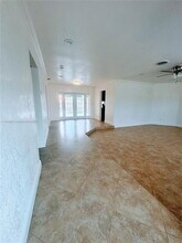 4440 NW 43rd St in Lauderdale Lakes, FL - Building Photo - Building Photo