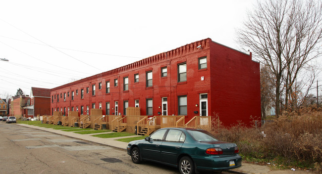 525-543 Cora St in Pittsburgh, PA - Building Photo - Building Photo