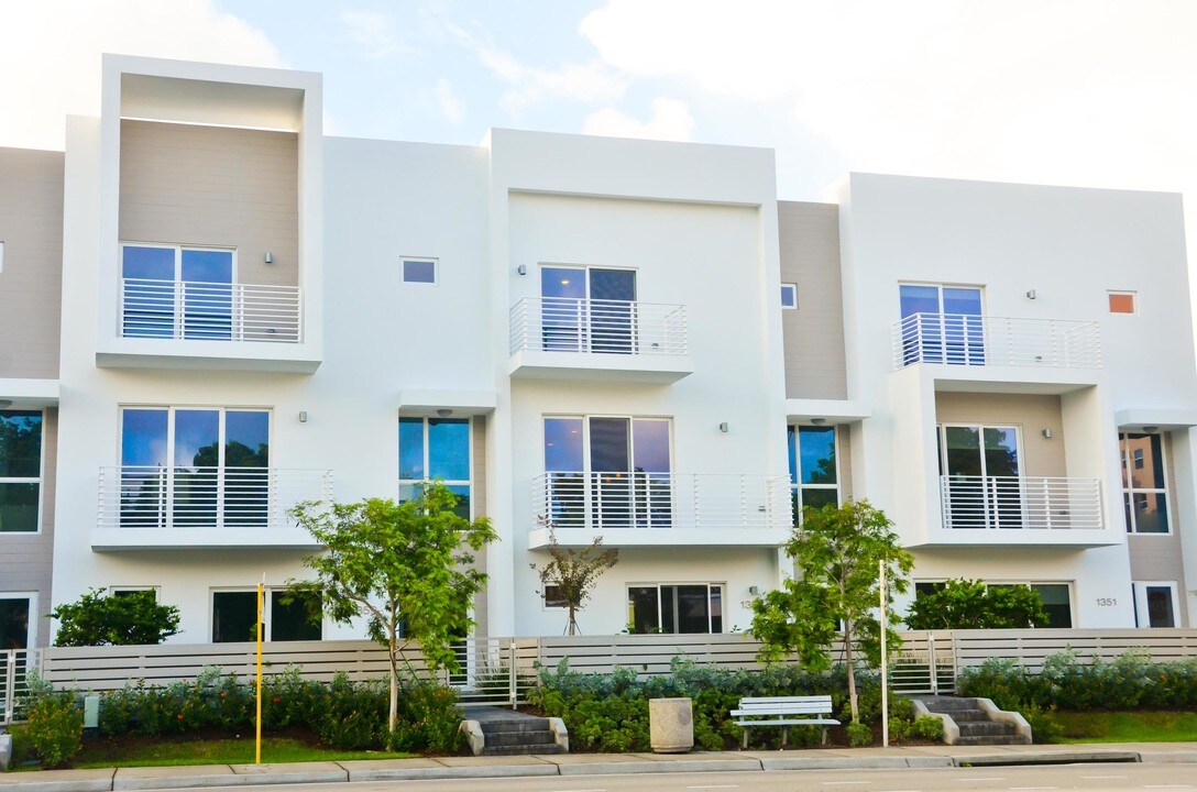 1359 N Ocean Blvd-Unit -3a in Pompano Beach, FL - Building Photo