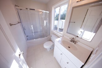 2022 Wappoo Hall Rd, Unit 1A in Charleston, SC - Foto de edificio - Building Photo