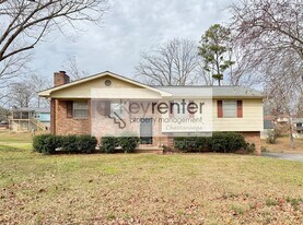 8225 Cavan Cir in Chattanooga, TN - Building Photo