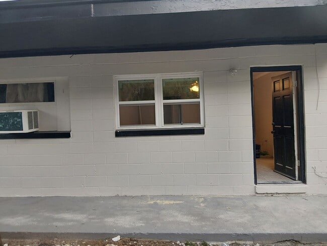 property at 918 Stinson St