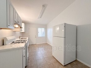 2204 Carnegie Ln in Redondo Beach, CA - Building Photo - Building Photo