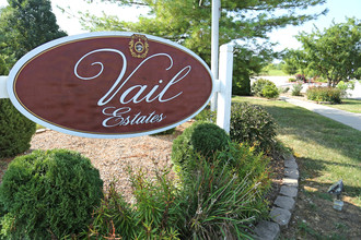 Vail Estates Apartments in Princeton, IN - Foto de edificio - Building Photo