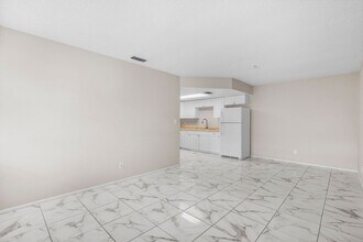 3656 Seminole Ave in Ft. Myers, FL - Building Photo - Building Photo