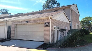 800 Country Pl Dr in Houston, TX - Building Photo - Building Photo