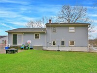 10 Hillside Terrace in Monroe, NY - Building Photo - Building Photo