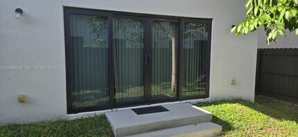 1159 NW 3rd St in Florida City, FL - Foto de edificio - Building Photo