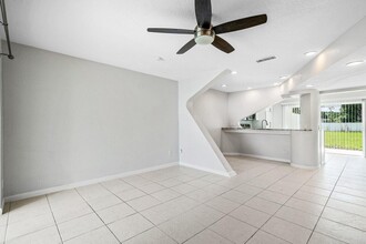 5080 Elmhurst Rd in West Palm Beach, FL - Building Photo - Building Photo