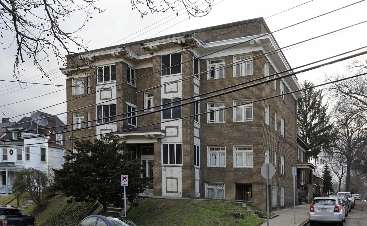 120 N Linden Ave in Pittsburgh, PA - Foto de edificio