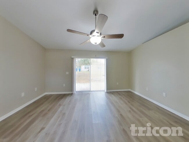 339 Squires Grove Dr in Winter Haven, FL - Foto de edificio - Building Photo