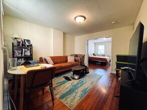 297 Meridian St, Unit 2 in Boston, MA - Building Photo - Building Photo