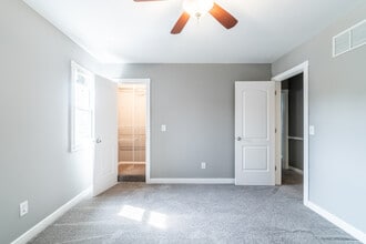 8217 Medallion Pl in Fort Wayne, IN - Building Photo - Building Photo