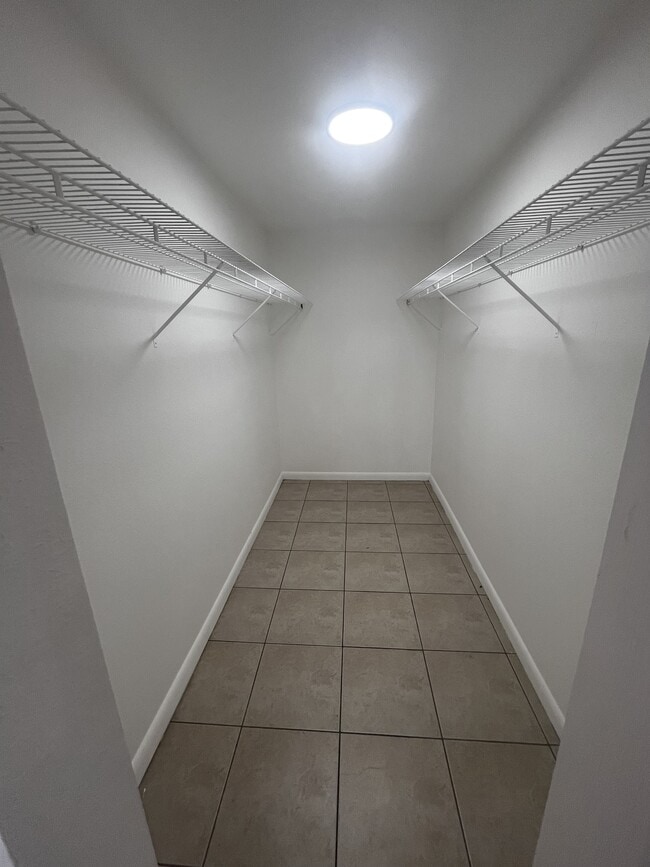 2944 NW 55th Ave in Lauderhill, FL - Building Photo - Building Photo