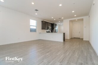5848 N 89th Dr in Glendale, AZ - Building Photo - Building Photo