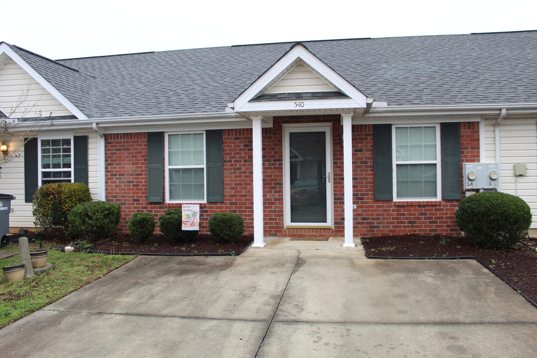 540 Edgecliff Ln in Evans, GA - Foto de edificio