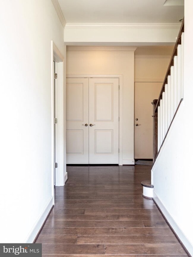 727 Crown Park Ave in Gaithersburg, MD - Foto de edificio - Building Photo