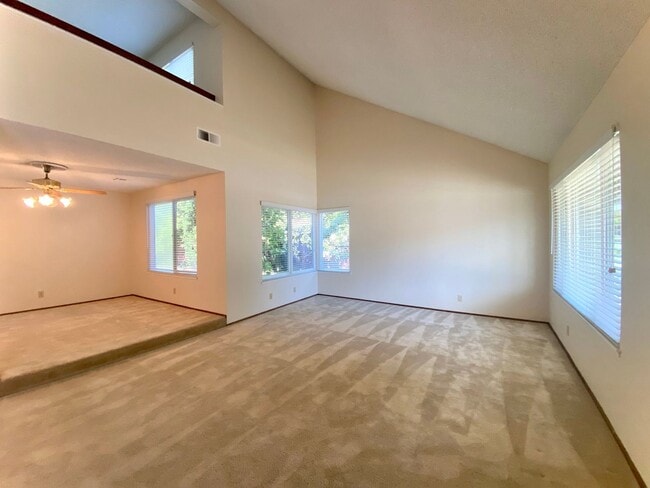 32953 Regents Blvd in Union City, CA - Building Photo - Building Photo