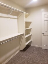 5750 W Raymond St in Phoenix, AZ - Foto de edificio - Building Photo