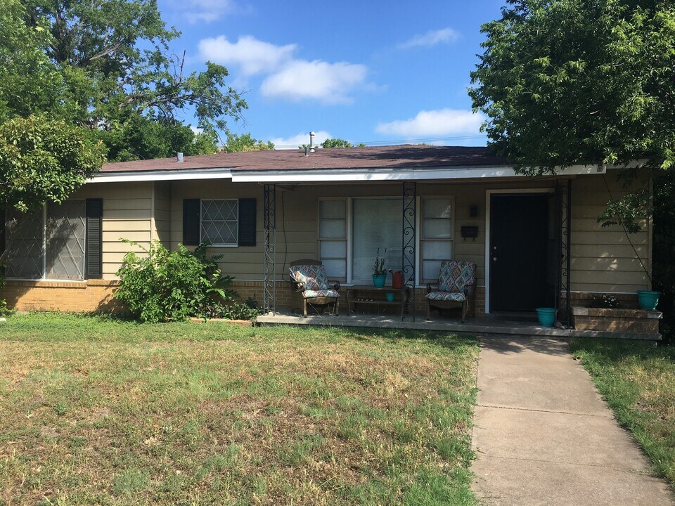 4405 Erath Ave in Waco, TX - Building Photo