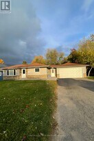 225 Cox Mill Rd in Barrie, ON - Building Photo