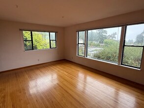 1375 Grizzly Peak Blvd in Berkeley, CA - Foto de edificio - Building Photo