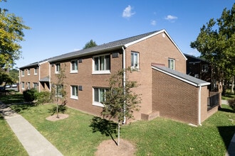 Grace West Manor in Newark, NJ - Foto de edificio - Building Photo