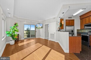 3101 N Hampton Dr in Alexandria, VA - Building Photo