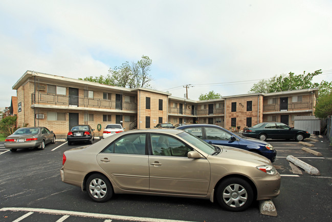 University Medical Center Apartments in Oklahoma City, OK - Building Photo - Building Photo