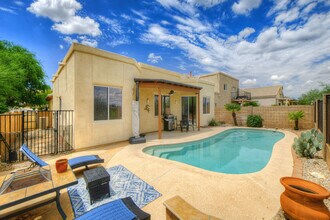 11979 N Labyrinth Dr in Oro Valley, AZ - Building Photo - Building Photo