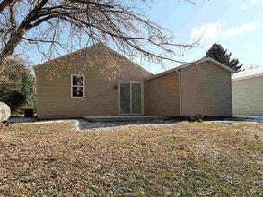 209 3rd St in Velva, ND - Building Photo - Building Photo