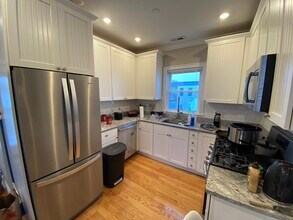 183 River St, Unit 3 in Cambridge, MA - Building Photo - Building Photo