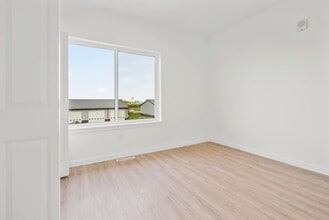 Twin Oaks Apartments in Hudson, IA - Building Photo - Building Photo