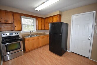 470 Circle Dr in Clarksville, TN - Building Photo - Building Photo