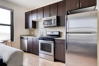 333 Great River Rd in Somerville, MA - Building Photo - Building Photo