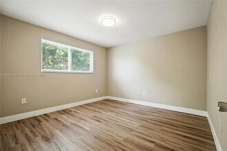 793 NW 91st St-Unit -1 in Miami, FL - Building Photo - Building Photo