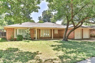 8107 Salem Ave in Lubbock, TX - Building Photo