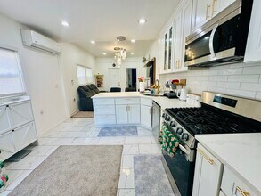 67 Winfield Ave, Unit 1 in Jersey City, NJ - Building Photo - Building Photo