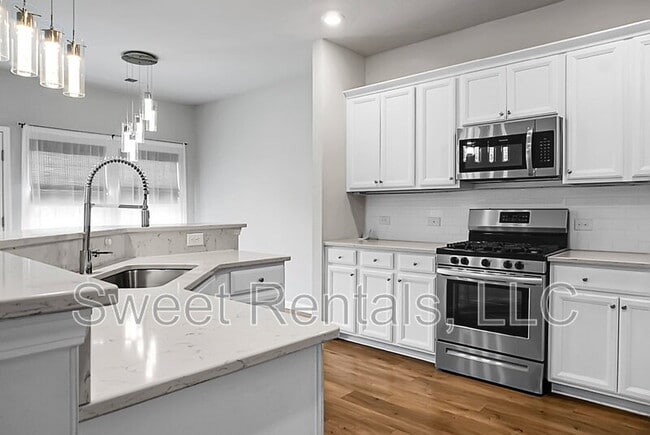 210 Daniels Creek Cir in Goose Creek, SC - Building Photo - Building Photo